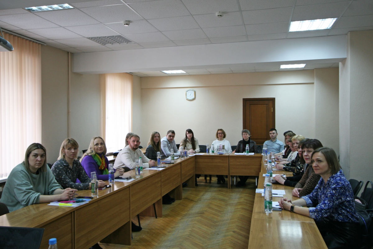 Круглый стол для грунтовых лабораторий